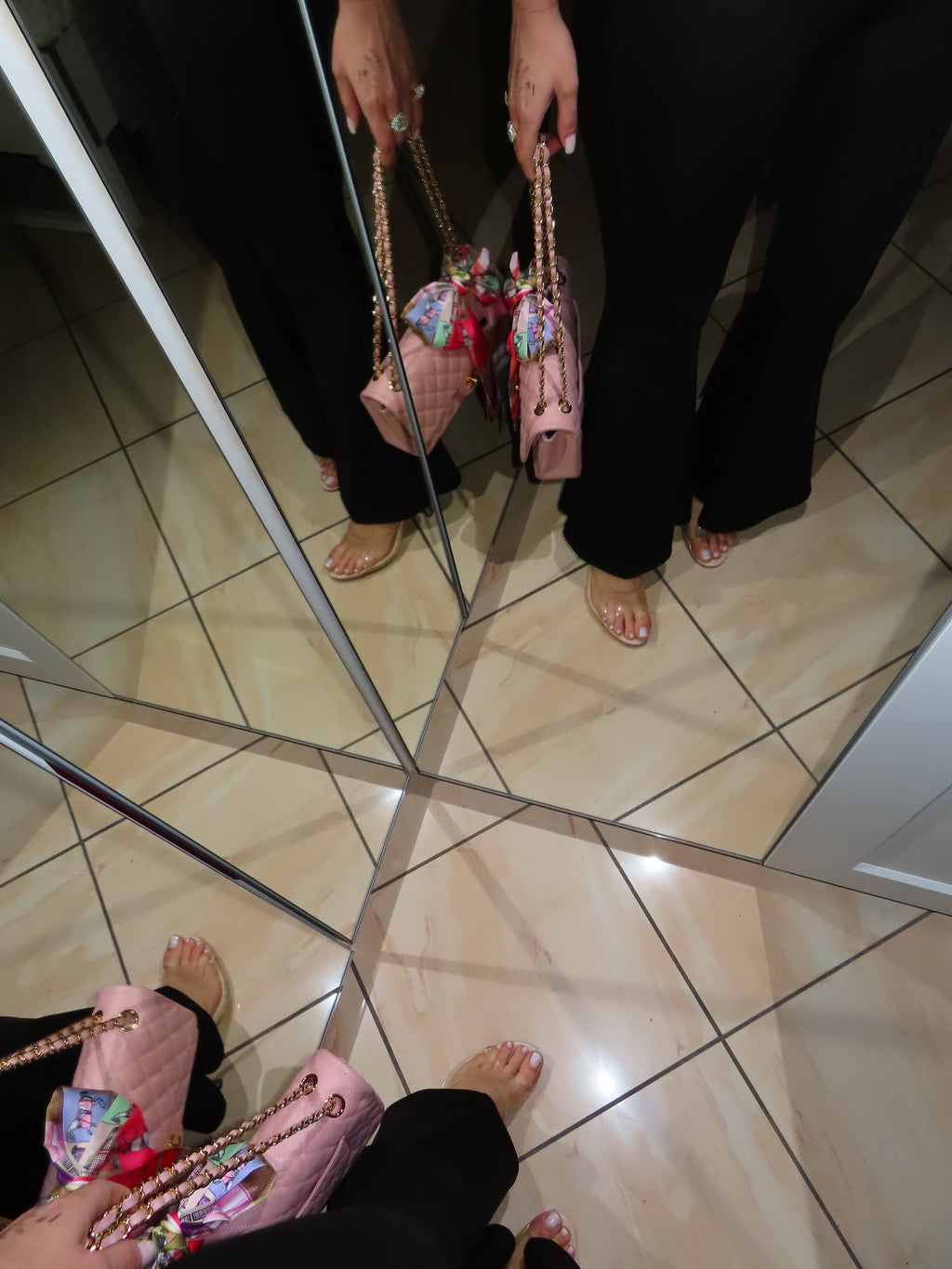 Completo in lycra modellante e pantalone con zampa