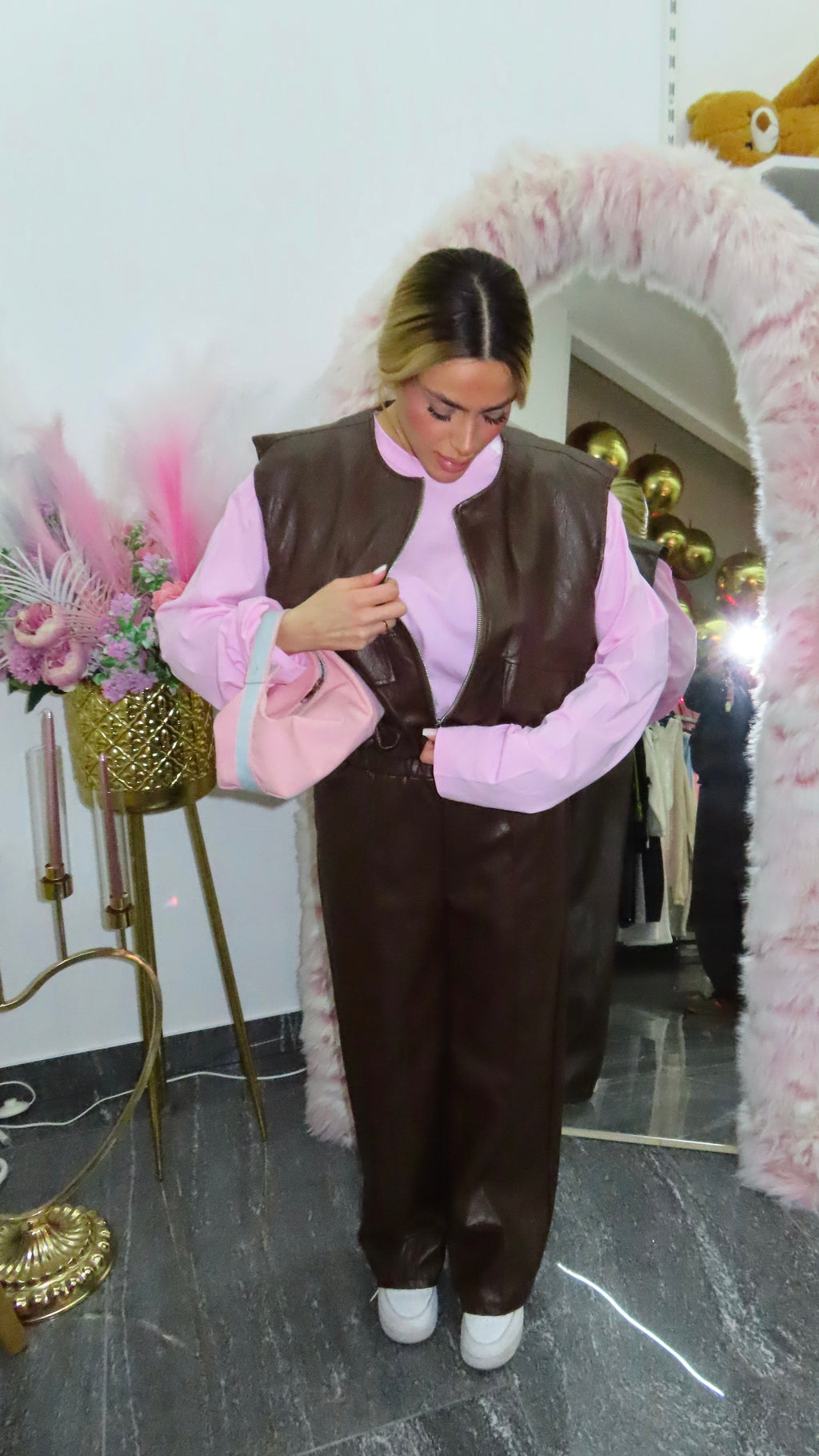 Completo in ecopelle con gilet