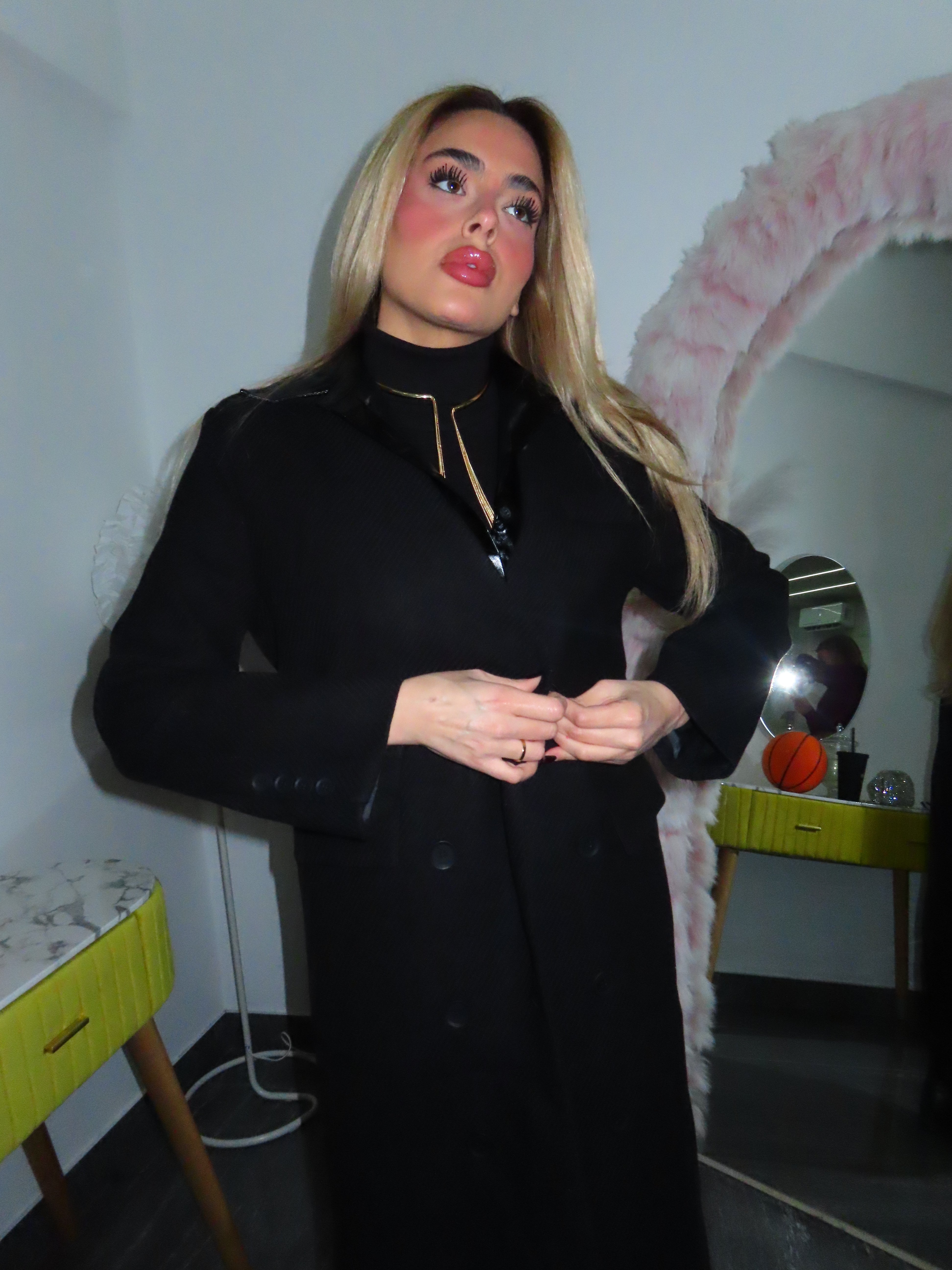 Cappotto doppiopetto con colletto in ecopelle