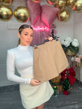 Gonna pantaloncino sagomata con inserti lucidi