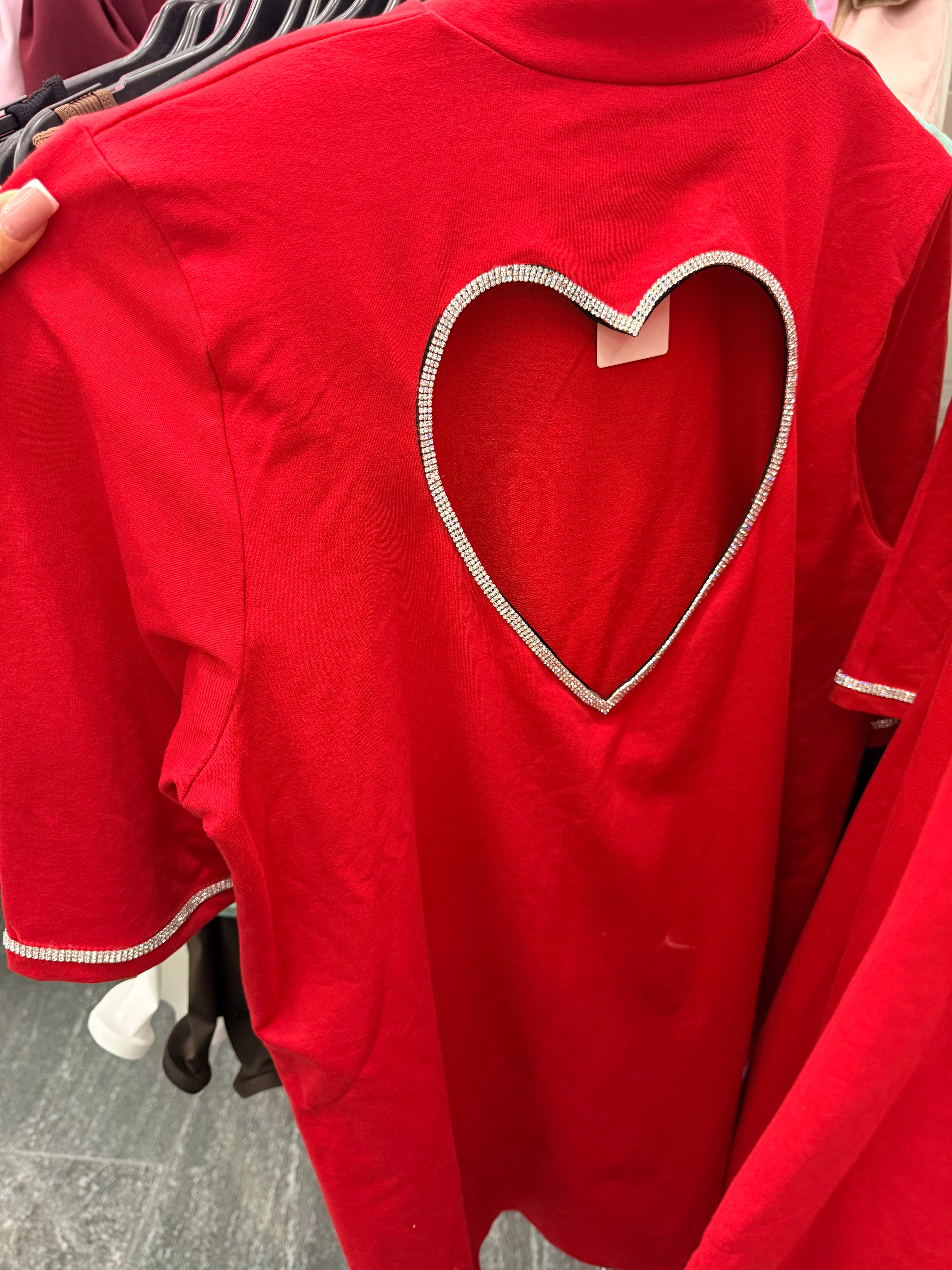 Maglia Crystal con cuore sul retro e manica con strass
