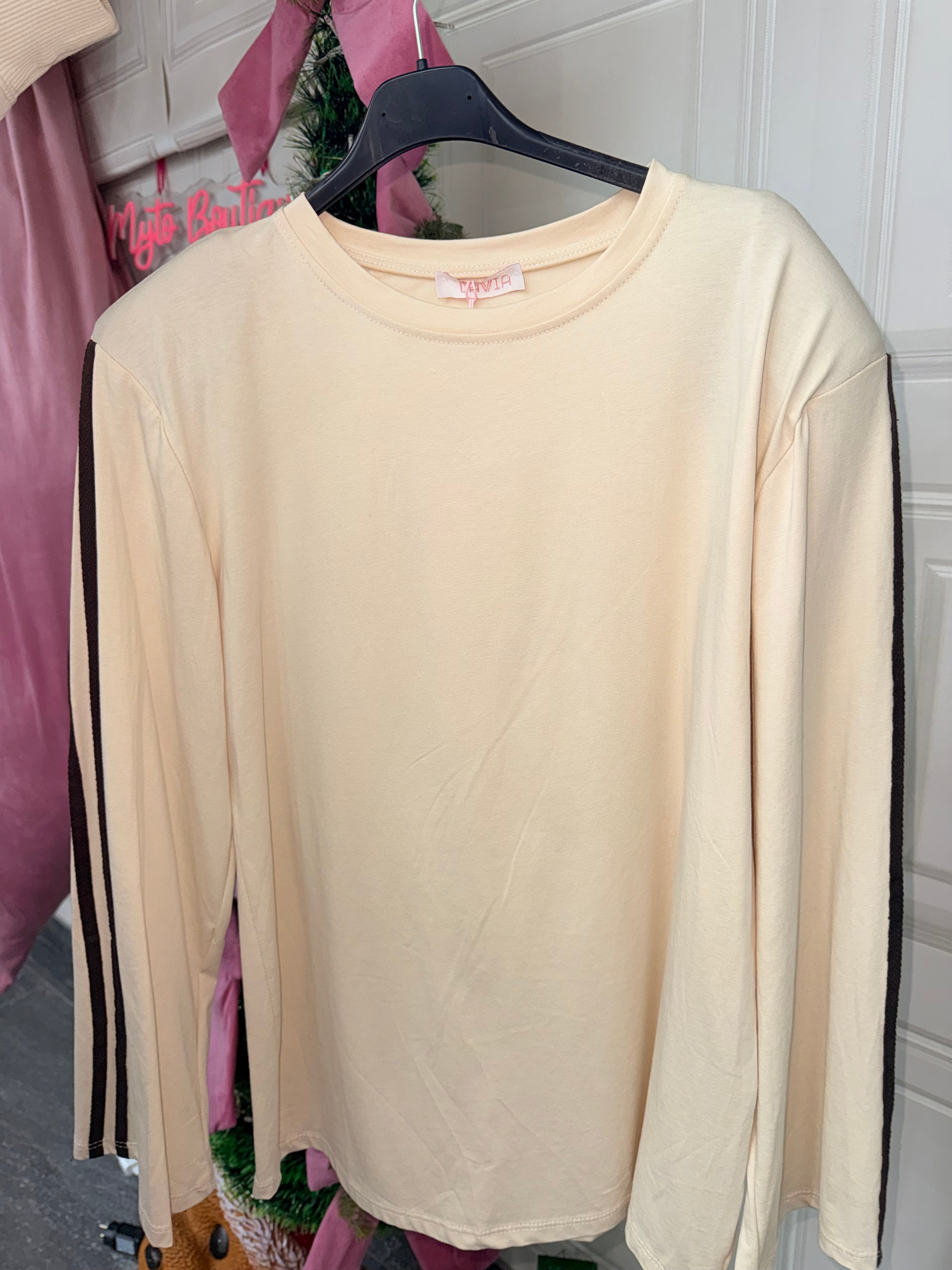 Maglia con line sulla manica