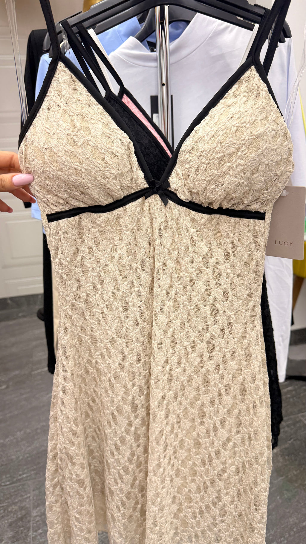 Dress in pizzo Amanda