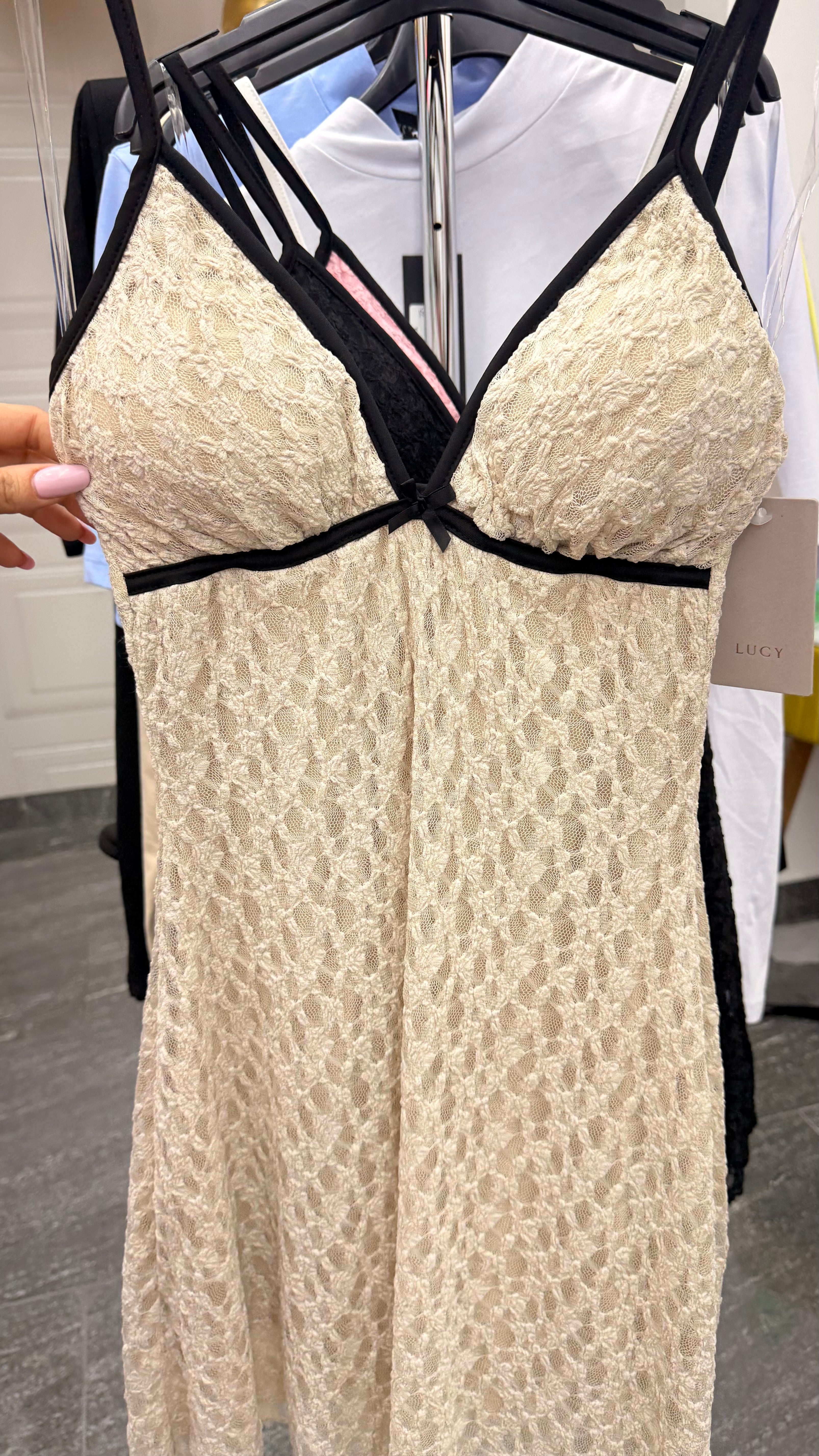 Dress in pizzo Amanda
