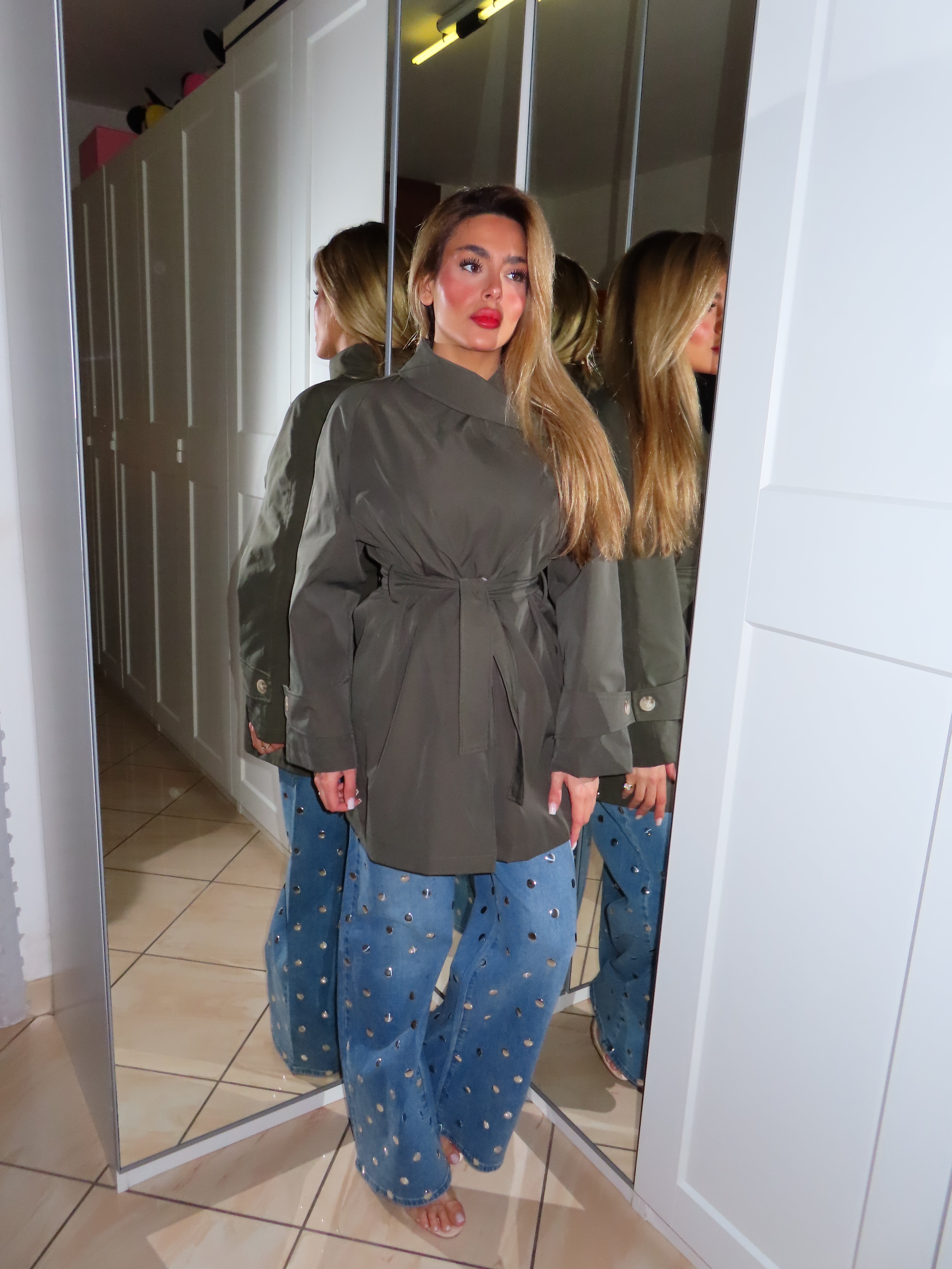 Trench midi con chiusura trasversale