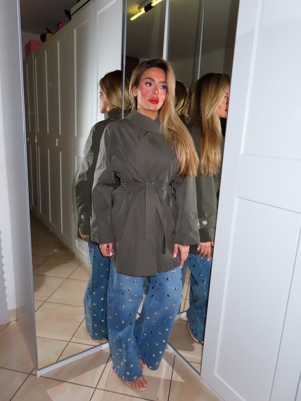 Trench midi con chiusura trasversale