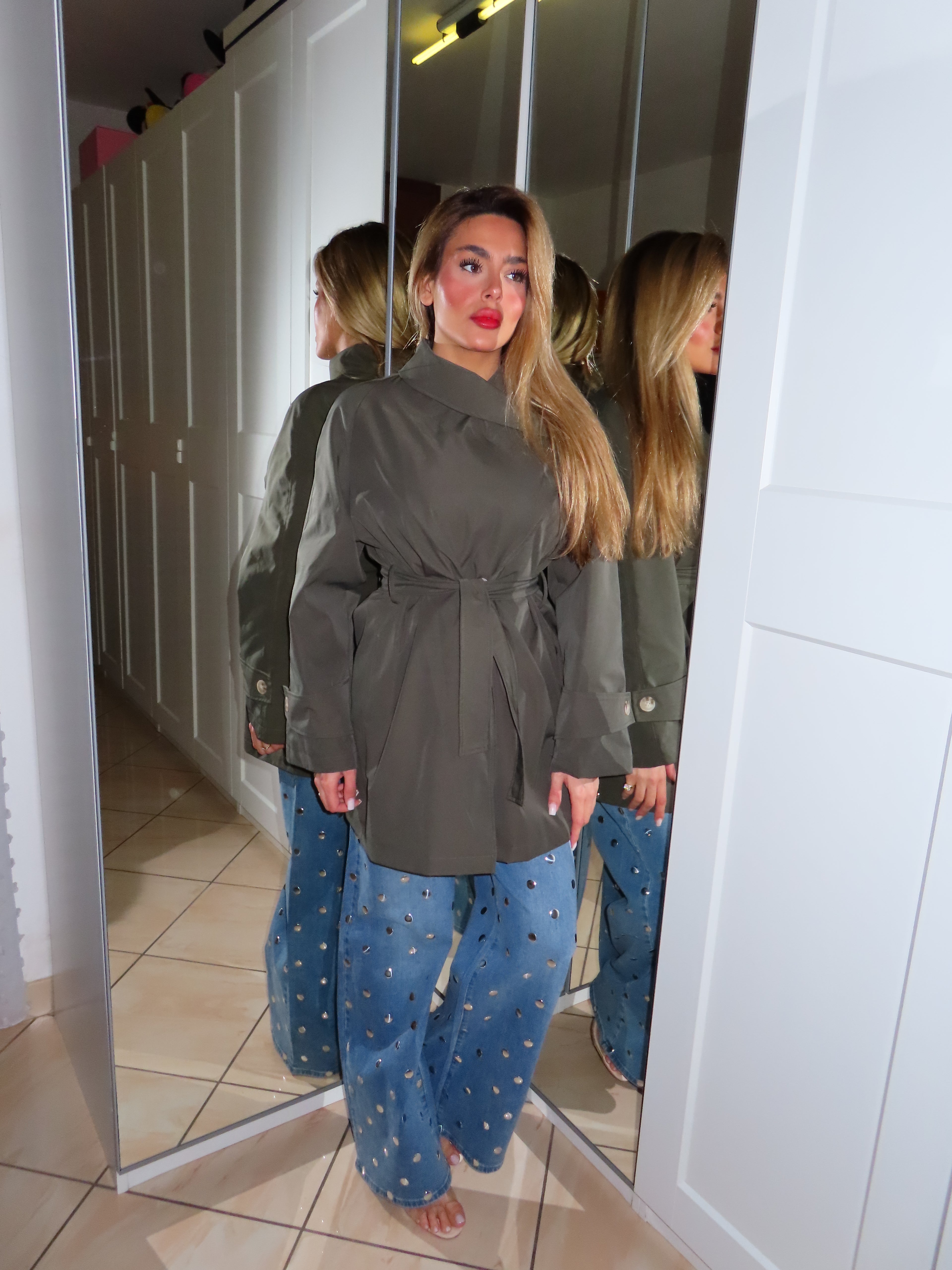 Trench midi con chiusura trasversale