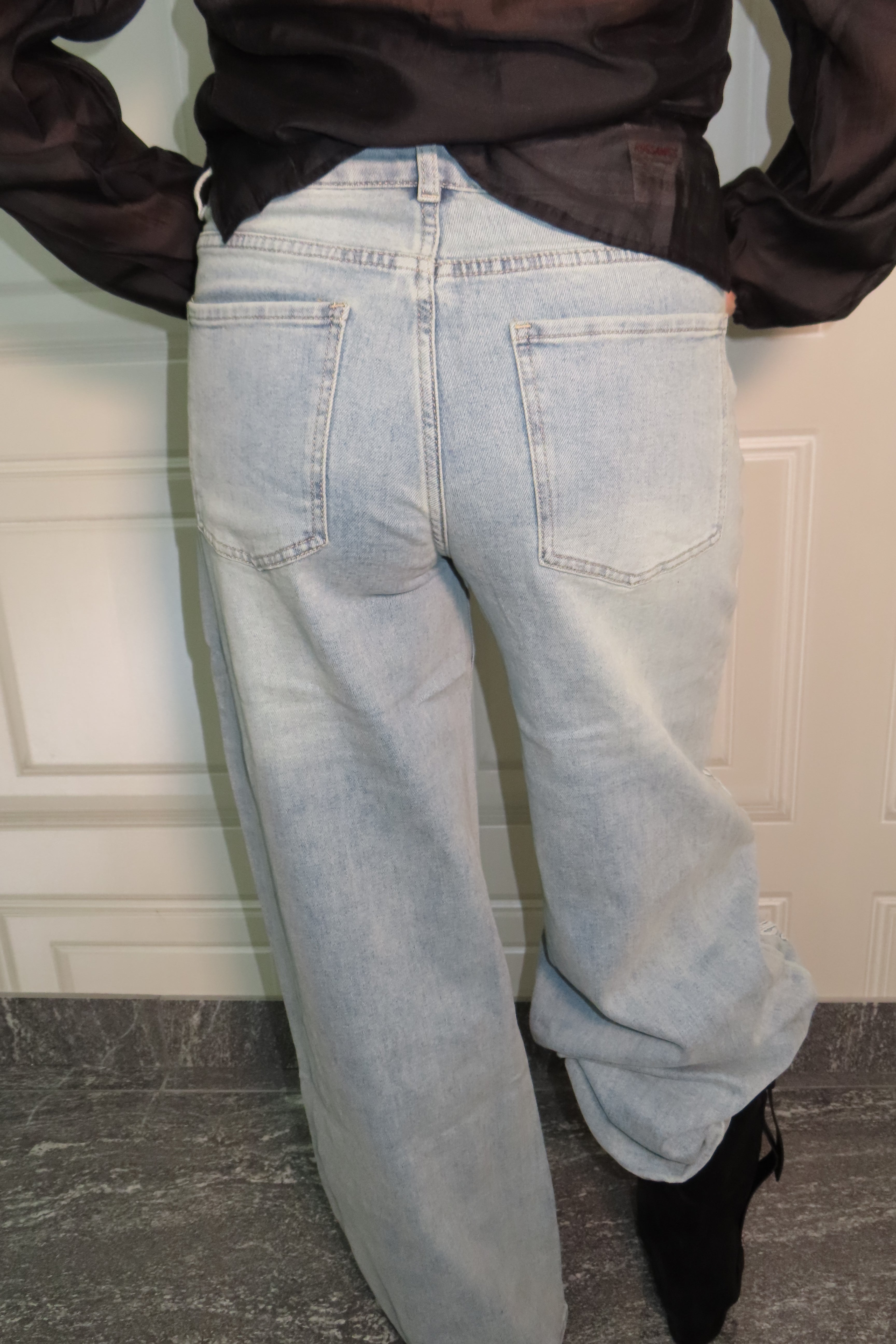 Jeans chiaro con origami