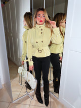 Trench corto con collo alto