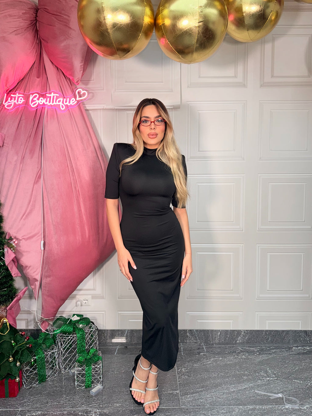 Dress modellante con spalline strutturate