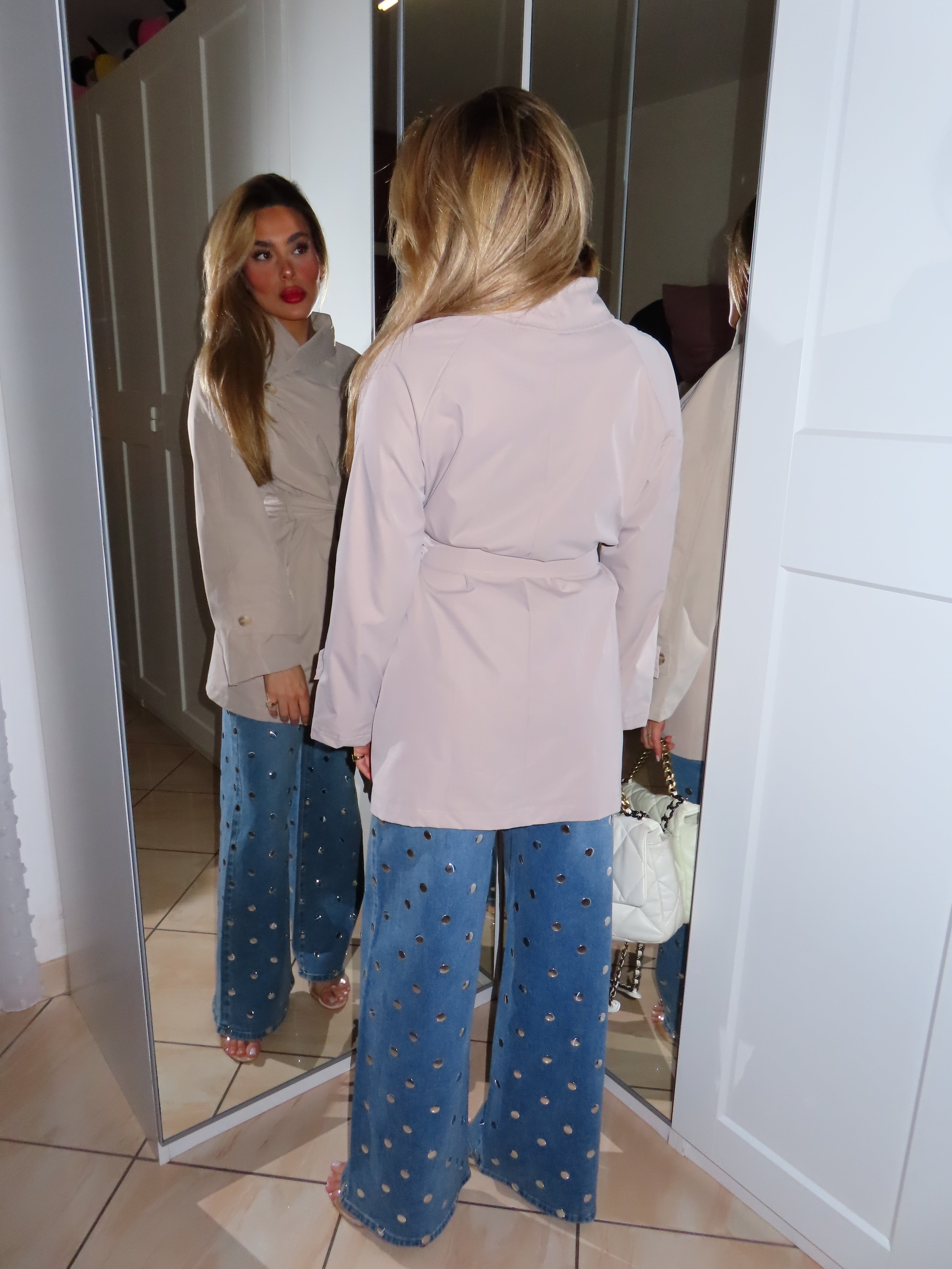 Trench midi con chiusura trasversale